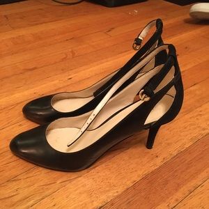 nine west pointed heel